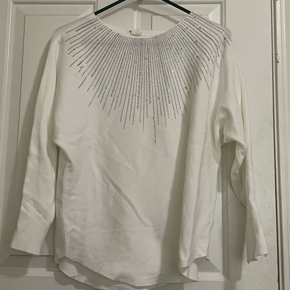 Comfy white sweater with diamond jewelry design :)